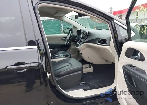 2024 Chrysler Pacifica Hybrid Select из США, поврежденный, VIN 2C4RC1S73RR156938